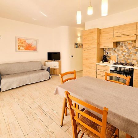 Residenza Quarto 02 - La Maddalena Apartment La Maddalena  Bagian luar foto