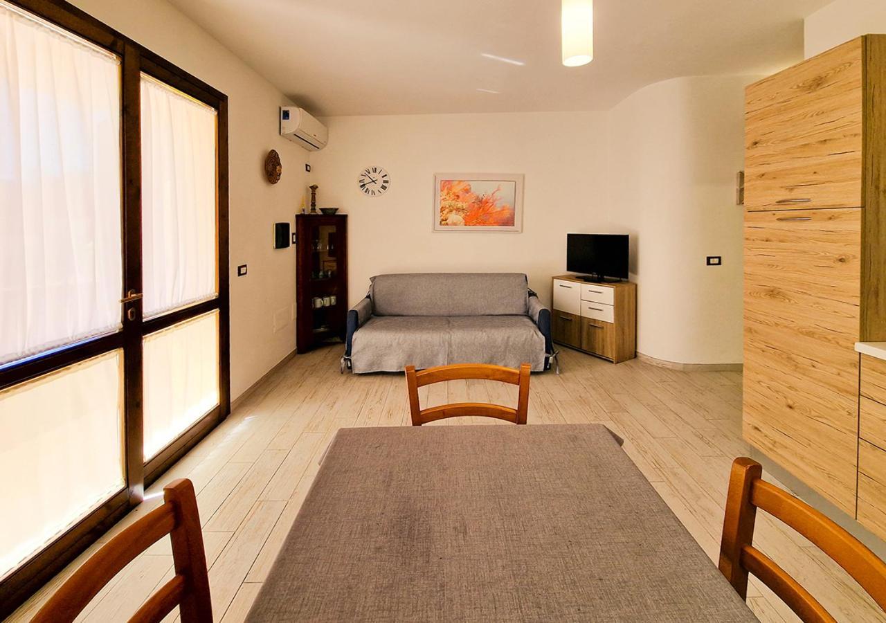 Residenza Quarto 02 - La Maddalena Apartment La Maddalena  Bagian luar foto